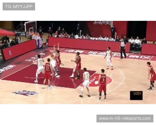 场面燃到极点：运动员“燃”爆最后冲刺！