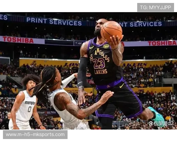 新湖人的气势!湖人末节轰出8-0攻击波碾压热火 拉拉维亚太强硬,2020湖人战胜热火 新湖人的气势!湖人末节轰出8-0攻击波碾压热火 拉拉维亚太强硬,2020湖人战胜热火